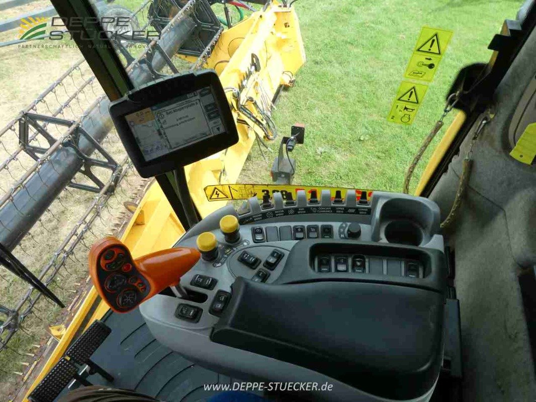 Mähdrescher of the type New Holland CR 9090 Elevation mit SW+SWW, Gebrauchtmaschine in Lauterberg/Barbis (Picture 16)