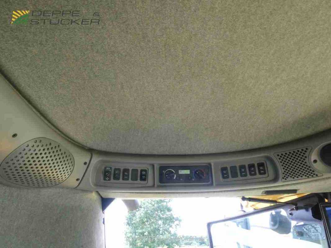 Mähdrescher of the type New Holland CR 9090 Elevation mit SW+SWW, Gebrauchtmaschine in Lauterberg/Barbis (Picture 18)