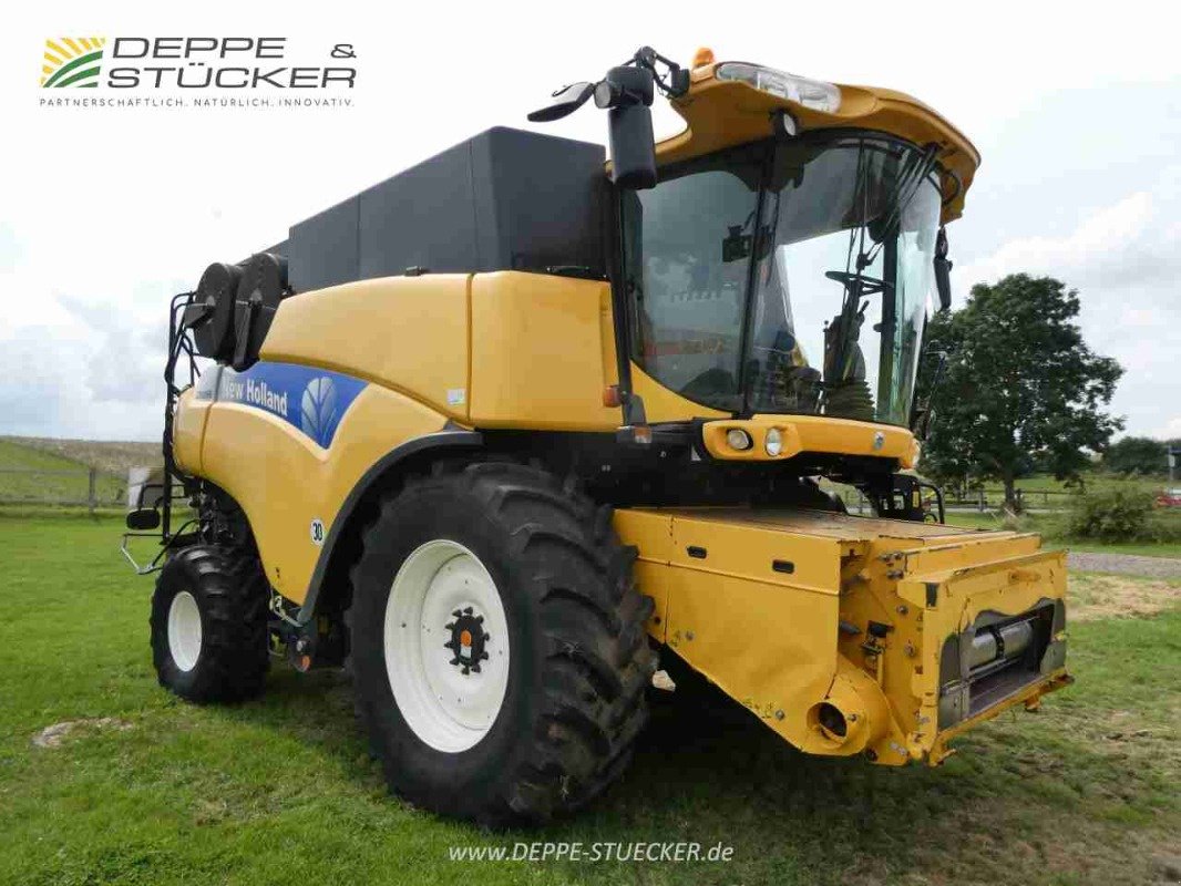 Mähdrescher of the type New Holland CR 9090 Elevation mit SW+SWW, Gebrauchtmaschine in Lauterberg/Barbis (Picture 21)