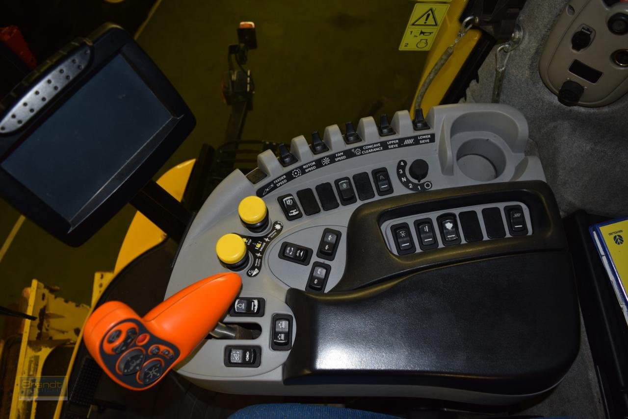 Mähdrescher des Typs New Holland CR 9090 Elevation, Gebrauchtmaschine in Oyten (Bild 13)