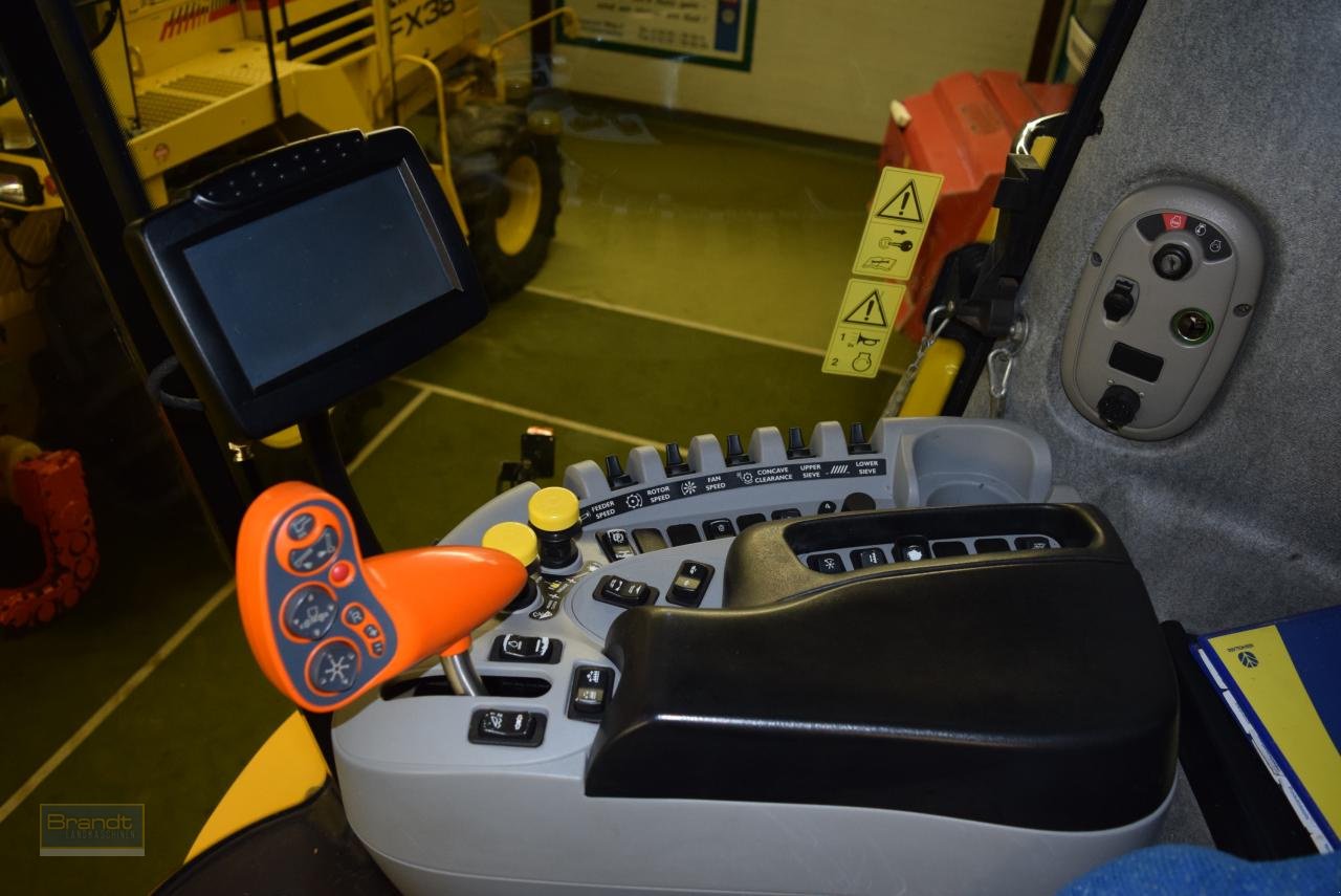 Mähdrescher typu New Holland CR 9090 Elevation, Gebrauchtmaschine w Oyten (Zdjęcie 10)