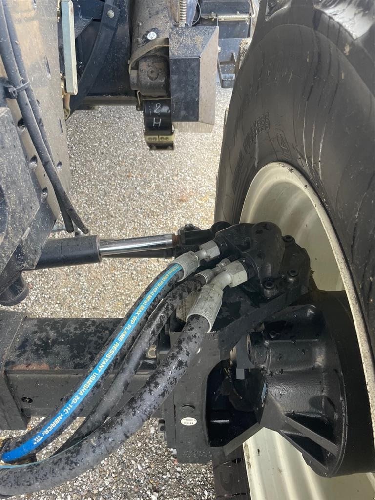 Mähdrescher Türe ait New Holland CR 9090 SLH Elevation, Gebrauchtmaschine içinde Hadsten (resim 14)