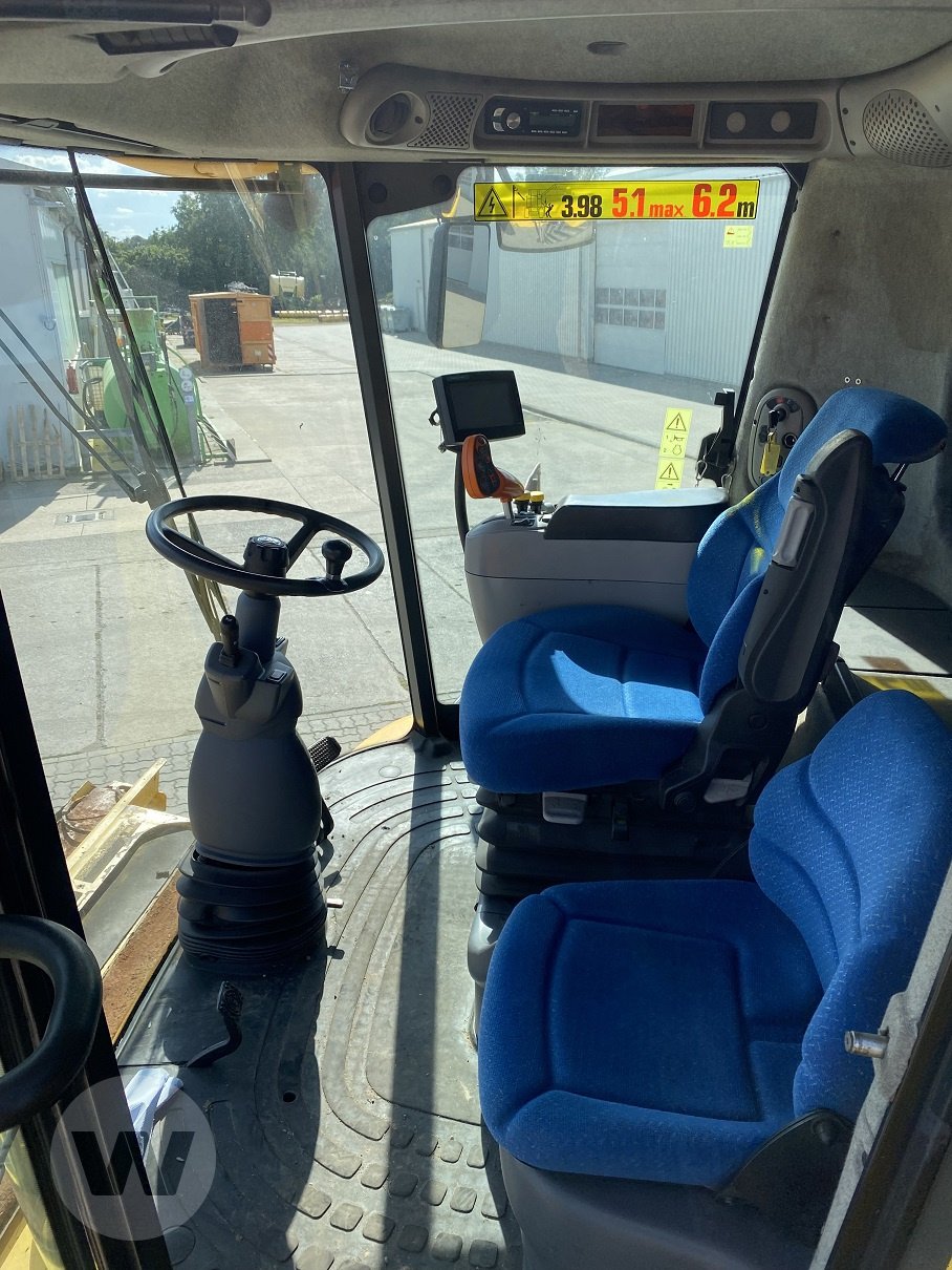 Mähdrescher des Typs New Holland CR 9090, Gebrauchtmaschine in Jördenstorf (Bild 12)