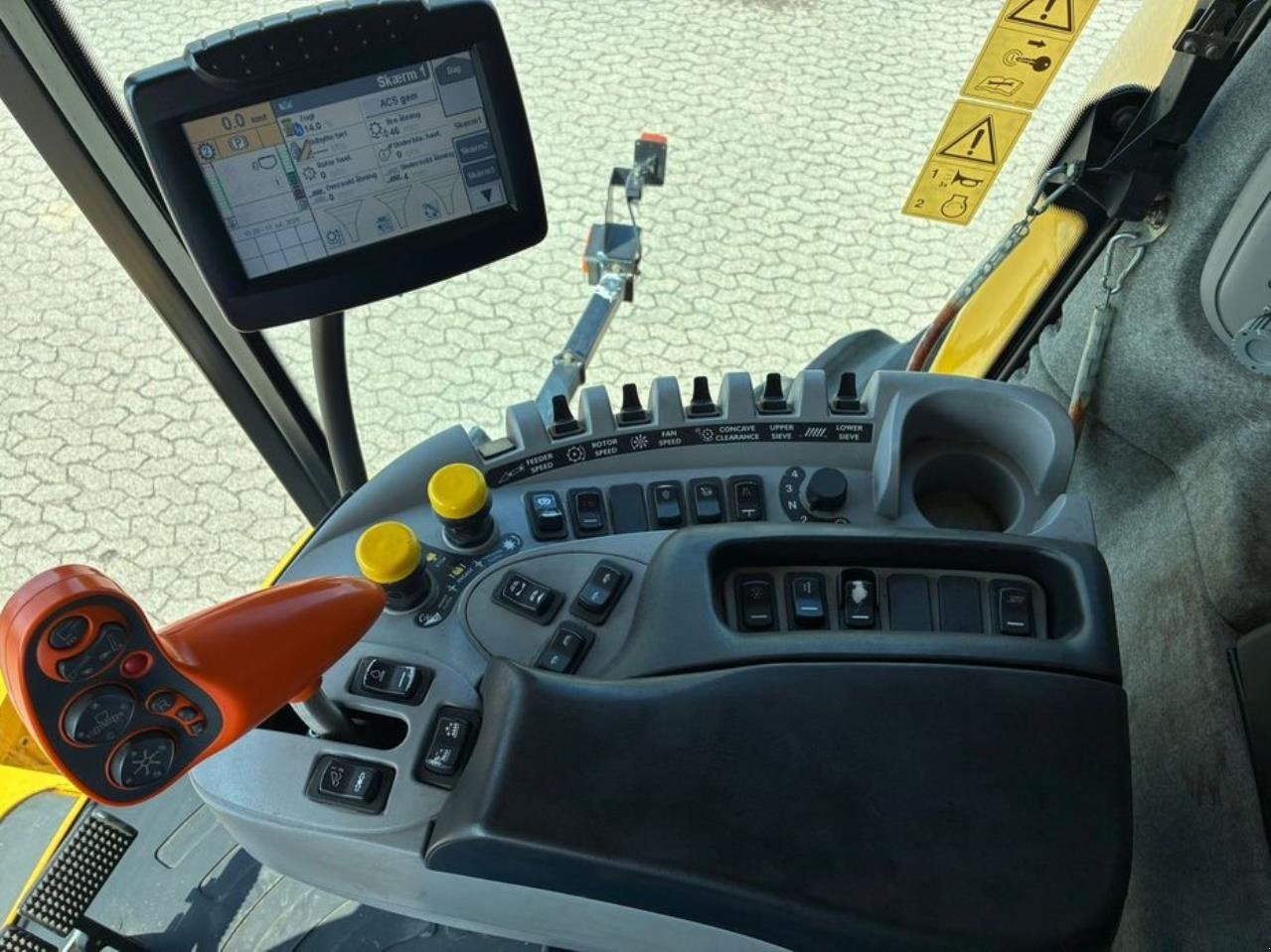 Mähdrescher of the type New Holland CR 9090, Gebrauchtmaschine in Trige (Picture 8)