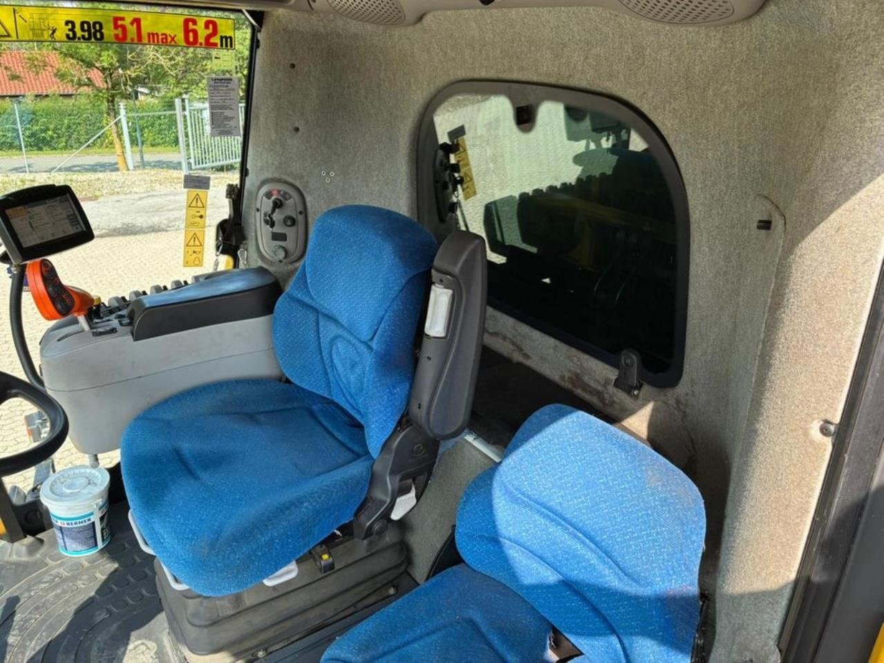 Mähdrescher of the type New Holland CR 9090, Gebrauchtmaschine in Trige (Picture 10)