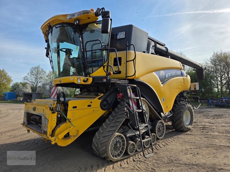 Mähdrescher des Typs New Holland CR 9090, Gebrauchtmaschine in Prenzlau (Bild 5)