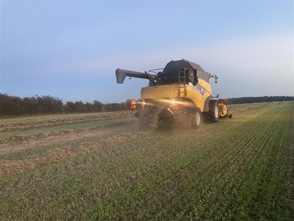 Mähdrescher tip New Holland CR 980 1050er hjul og 30Fod 4 hjulstræk, Gebrauchtmaschine in Nørager (Poză 7)