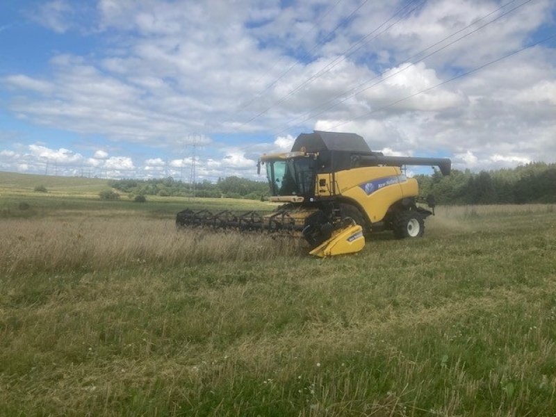Mähdrescher tip New Holland CR 980 1050er hjul og 30Fod 4 hjulstræk, Gebrauchtmaschine in Nørager (Poză 1)