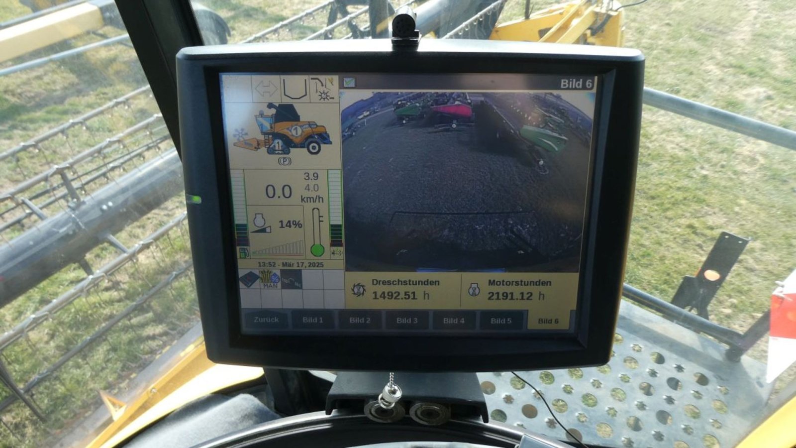 Mähdrescher des Typs New Holland CR 980 Bælte maskine. Med RTK og 12 meter skærebord., Gebrauchtmaschine in Kolding (Bild 11)