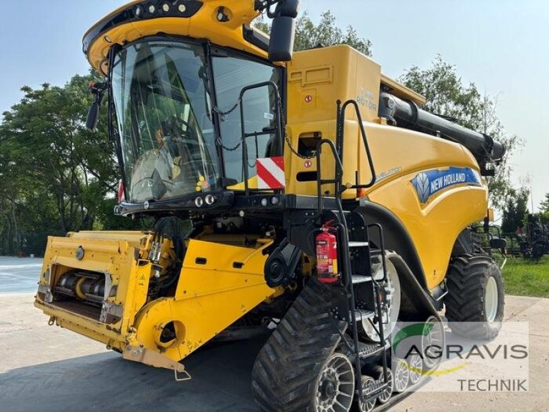 Mähdrescher of the type New Holland CR 9.90 RAUPE, Gebrauchtmaschine in Seelow (Picture 1)