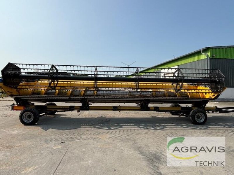 Mähdrescher of the type New Holland CR 9.90 RAUPE, Gebrauchtmaschine in Seelow (Picture 31)