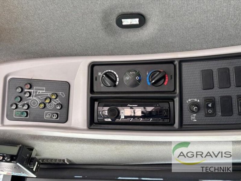 Mähdrescher of the type New Holland CR 9.90 RAUPE, Gebrauchtmaschine in Seelow (Picture 23)