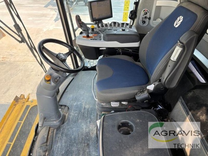 Mähdrescher of the type New Holland CR 9.90 RAUPE, Gebrauchtmaschine in Seelow (Picture 19)