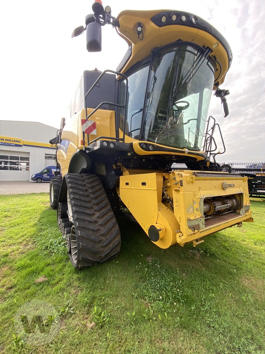 Mähdrescher van het type New Holland CR 9.90, Gebrauchtmaschine in Bützow (Foto 4)