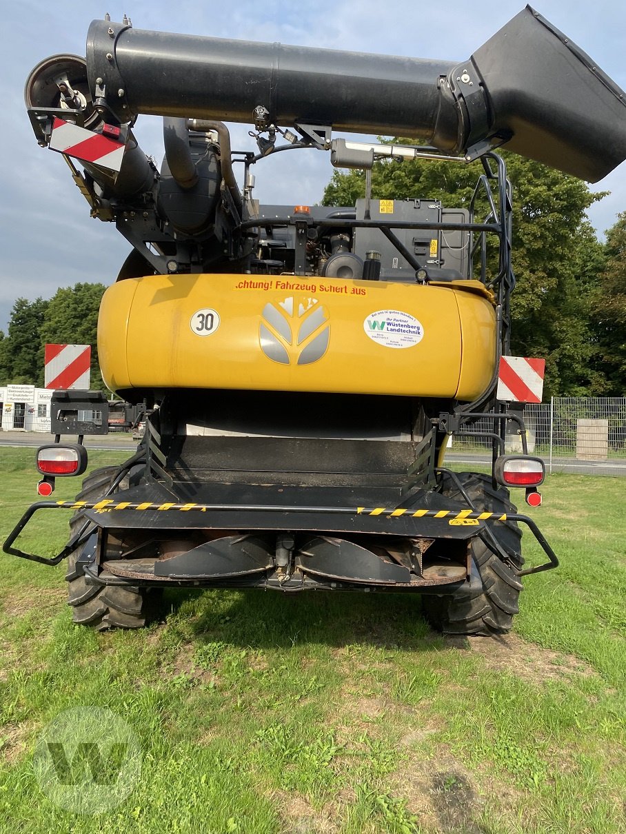 Mähdrescher van het type New Holland CR 9.90, Gebrauchtmaschine in Bützow (Foto 8)