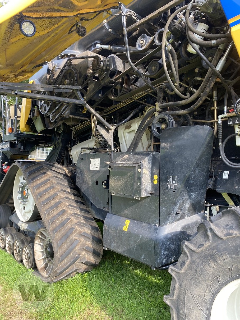 Mähdrescher van het type New Holland CR 9.90, Gebrauchtmaschine in Bützow (Foto 9)