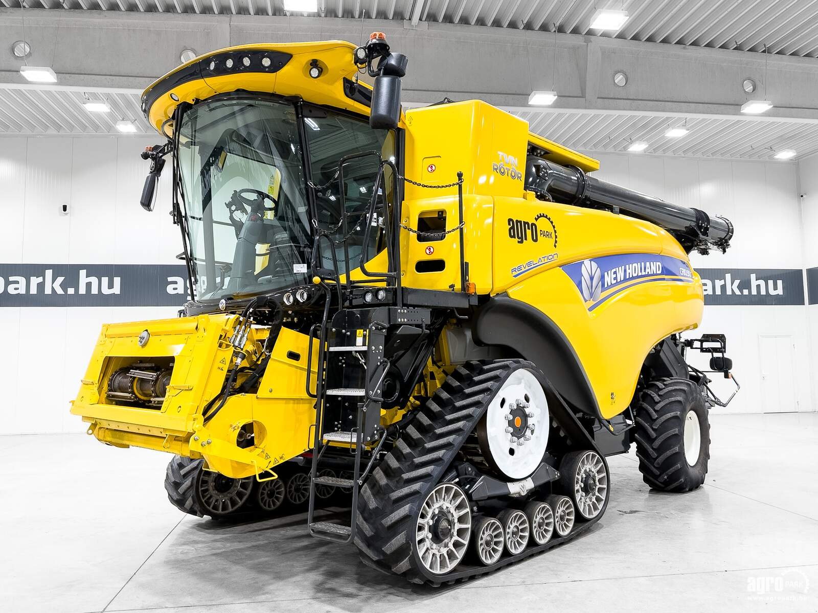 Mähdrescher typu New Holland CR10.90 SmartTrax with 12,5 m Varifeed header, RTK steering, tracks on the front, Gebrauchtmaschine v Csengele (Obrázek 2)