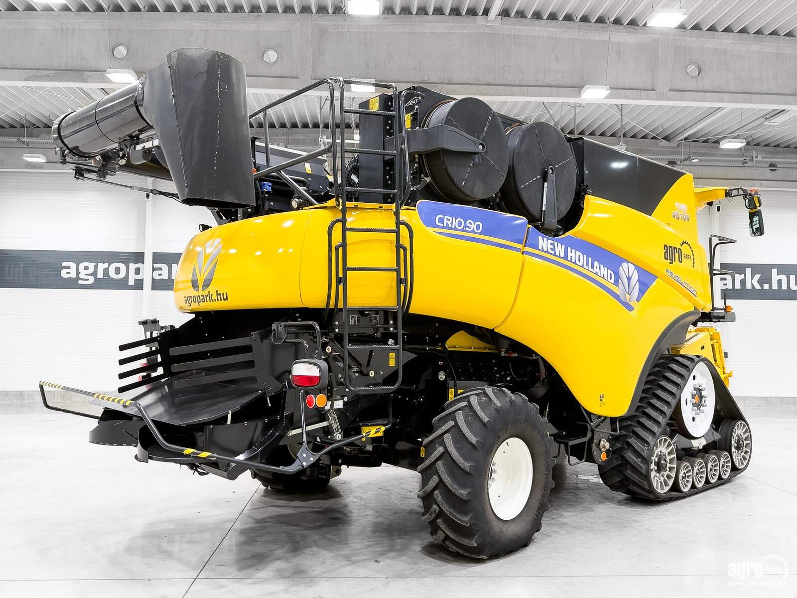 Mähdrescher typu New Holland CR10.90 SmartTrax with 12,5 m Varifeed header, RTK steering, tracks on the front, Gebrauchtmaschine v Csengele (Obrázek 4)