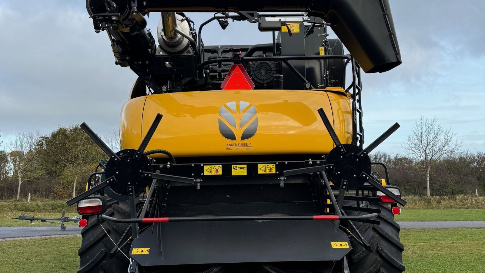 Mähdrescher of the type New Holland CR10.90, Gebrauchtmaschine in Holstebro (Picture 4)