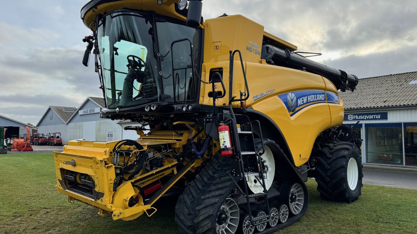 Mähdrescher of the type New Holland CR10.90, Gebrauchtmaschine in Holstebro (Picture 1)