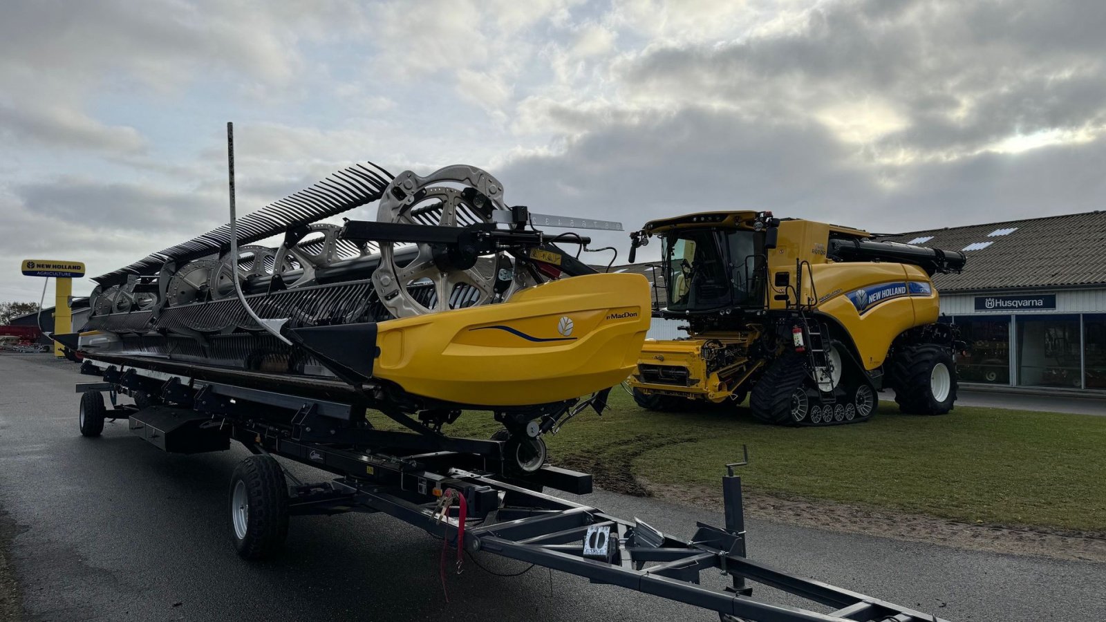 Mähdrescher of the type New Holland CR10.90, Gebrauchtmaschine in Holstebro (Picture 7)