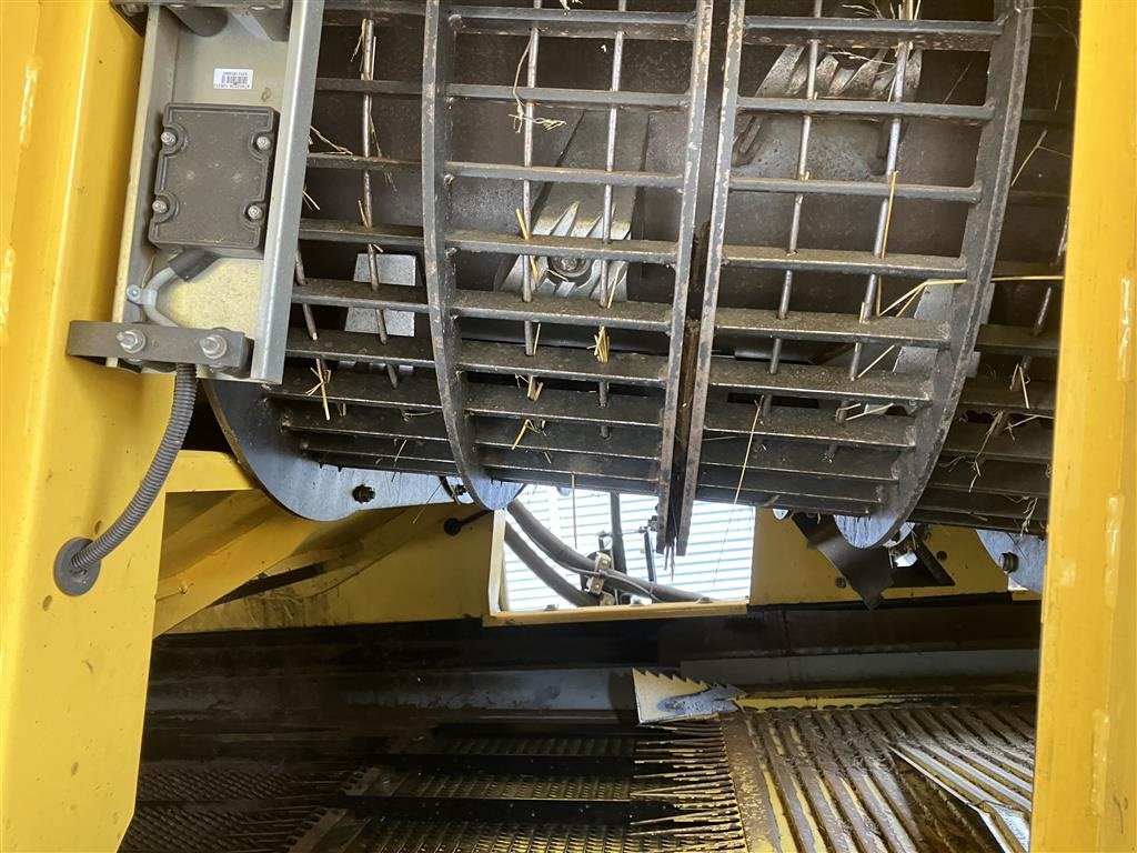 Mähdrescher of the type New Holland CR10.90, Gebrauchtmaschine in Middelfart (Picture 10)