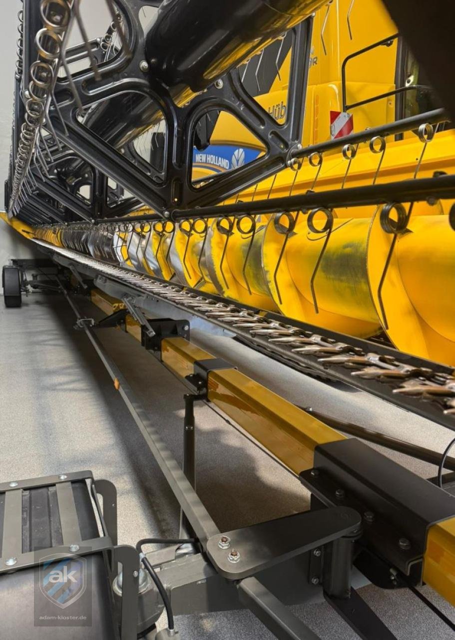 Mähdrescher del tipo New Holland CR10.90, Gebrauchtmaschine In Mörstadt (Immagine 12)