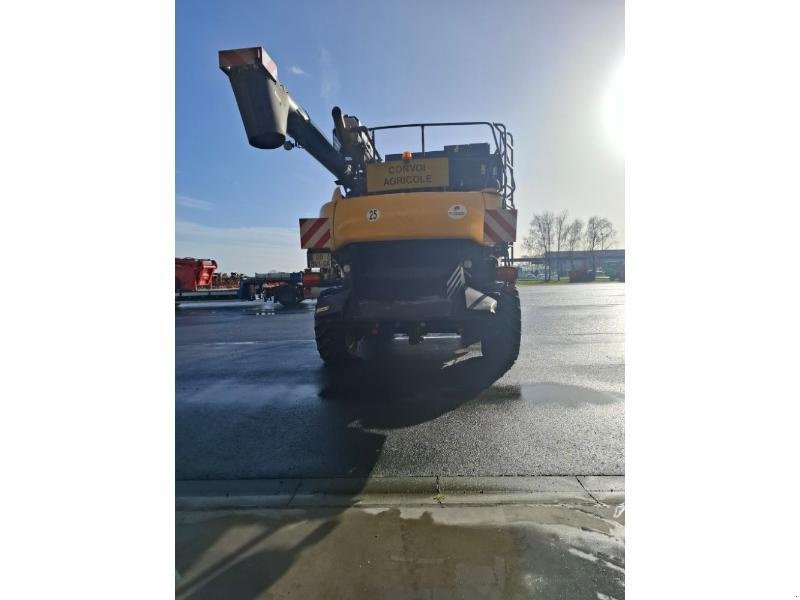 Mähdrescher tip New Holland CR8080, Gebrauchtmaschine in ANTIGNY (Poză 7)