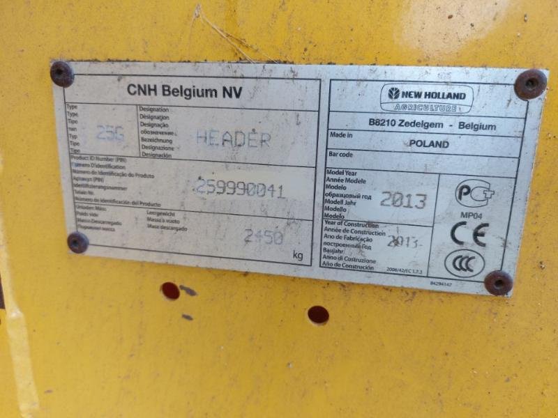 Mähdrescher typu New Holland CR8080, Gebrauchtmaschine v CHAUMONT (Obrázek 4)