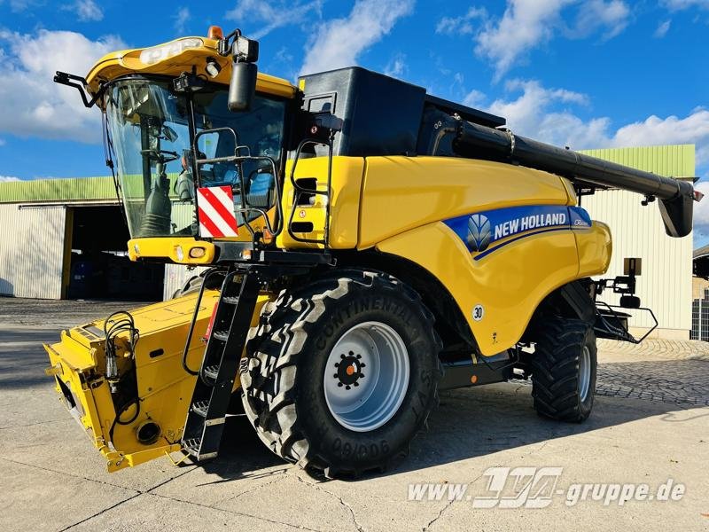 Mähdrescher du type New Holland CR8080, Gebrauchtmaschine en Sülzetal OT Altenweddingen (Photo 1)