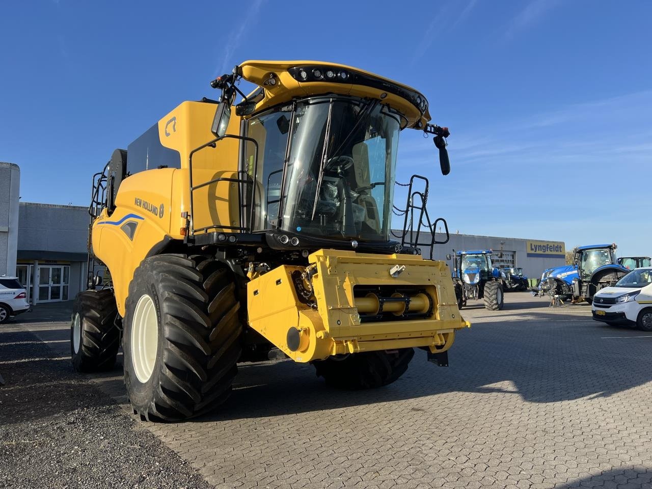 Mähdrescher of the type New Holland CR8.90 ST5 EMEA 14.5, Gebrauchtmaschine in Hadsten (Picture 2)