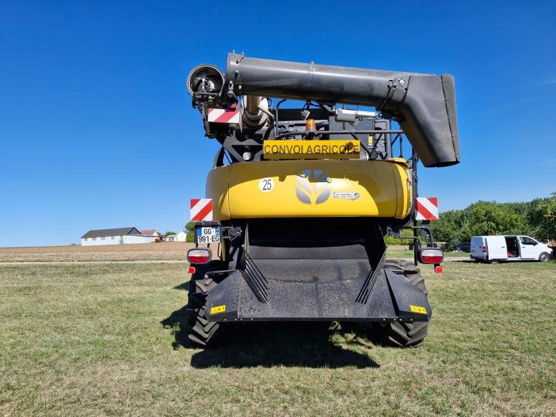 Mähdrescher Türe ait New Holland CR8.90, Gebrauchtmaschine içinde BRAY en Val (resim 7)