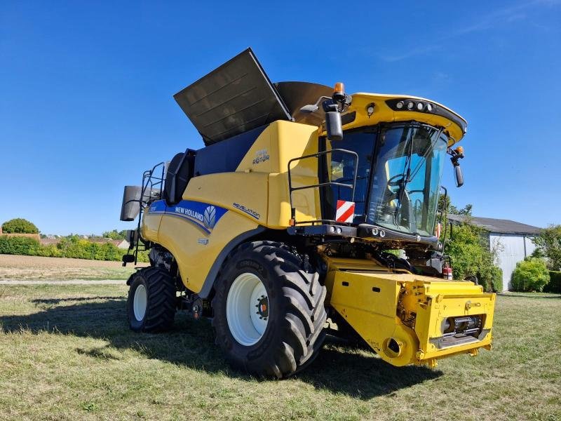 Mähdrescher Türe ait New Holland CR8.90, Gebrauchtmaschine içinde BRAY en Val (resim 4)