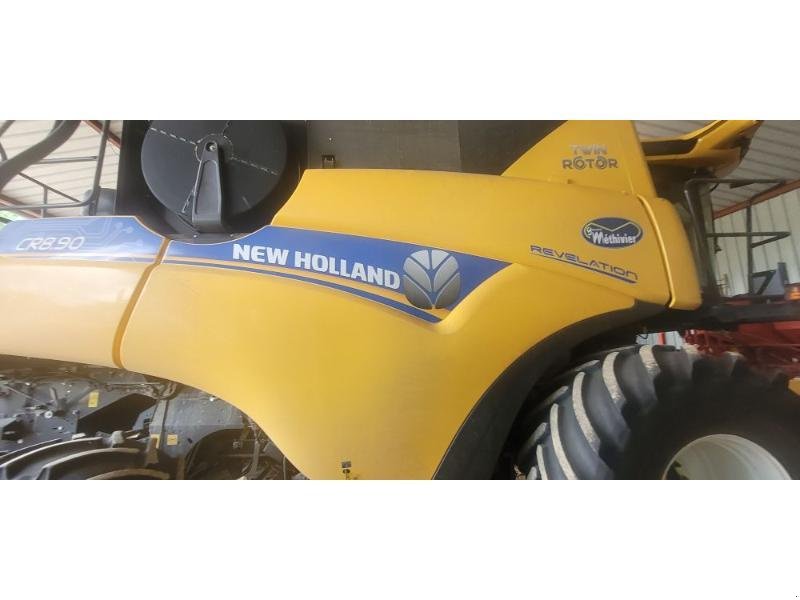 Mähdrescher of the type New Holland CR8.90, Gebrauchtmaschine in BRAY en Val (Picture 2)