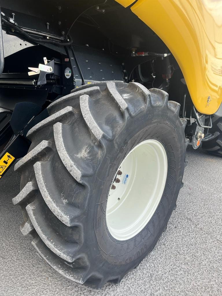 Mähdrescher typu New Holland CR8.90, Gebrauchtmaschine v Le Horps (Obrázok 5)