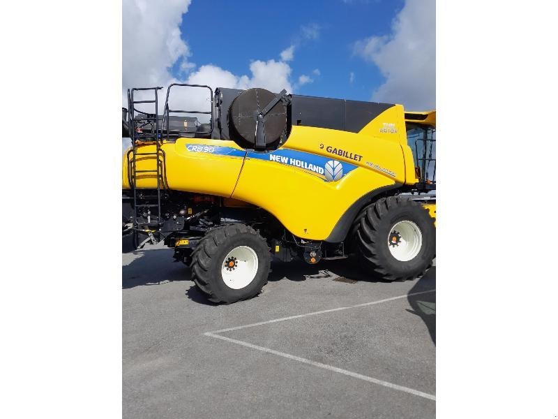 Mähdrescher del tipo New Holland CR890, Gebrauchtmaschine In PONTIVY (Immagine 4)
