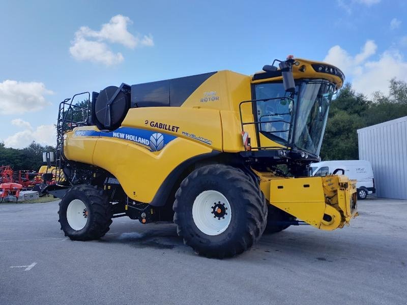 Mähdrescher del tipo New Holland CR890, Gebrauchtmaschine In PONTIVY (Immagine 3)