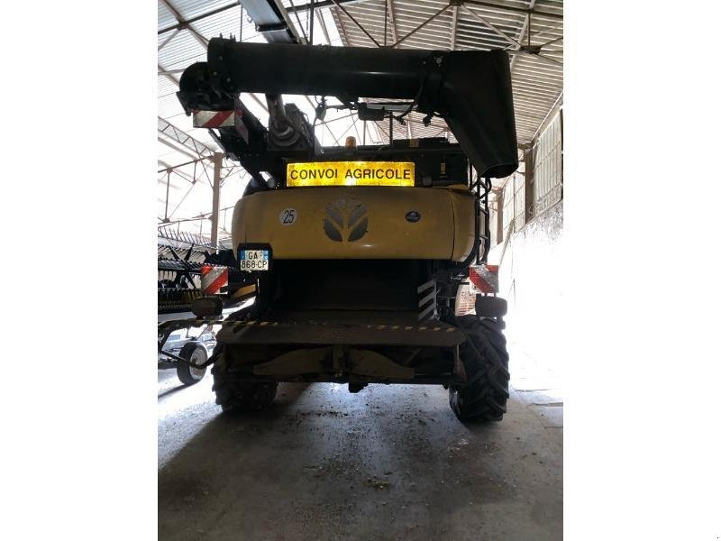 Mähdrescher typu New Holland CR9-90, Gebrauchtmaschine v CHAUMONT (Obrázek 5)