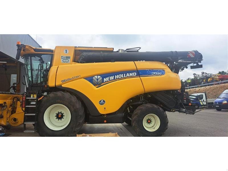 Mähdrescher del tipo New Holland CR9-90, Gebrauchtmaschine In CHAUMONT (Immagine 1)