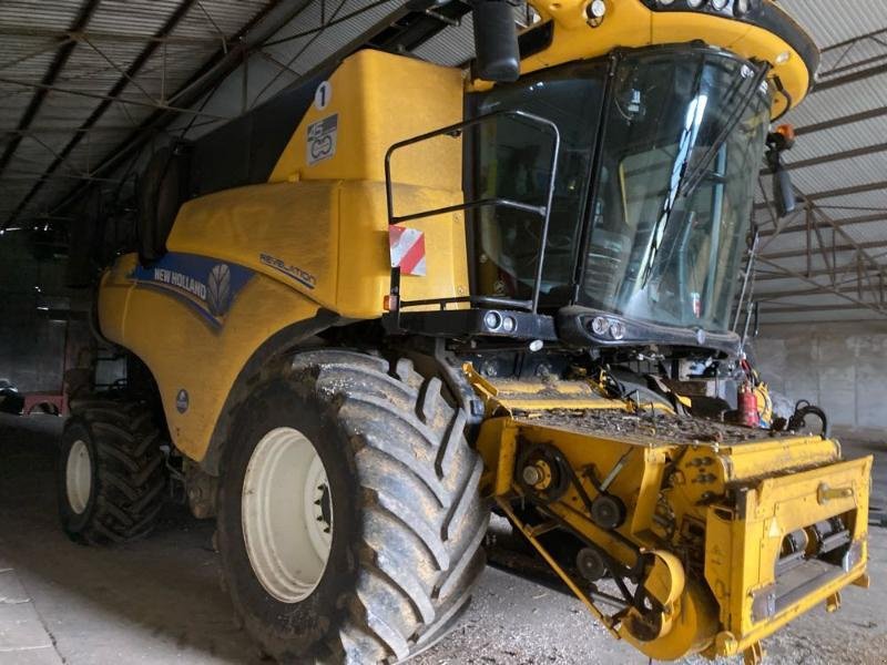 Mähdrescher typu New Holland CR9-90, Gebrauchtmaschine v CHAUMONT (Obrázek 1)