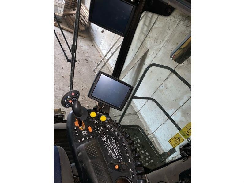 Mähdrescher typu New Holland CR9-90, Gebrauchtmaschine v CHAUMONT (Obrázek 4)