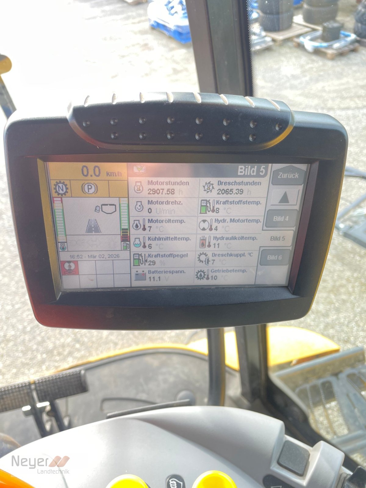 Mähdrescher of the type New Holland CR9070 Elevation, Gebrauchtmaschine in Bad Waldsee Mennisweiler (Picture 10)