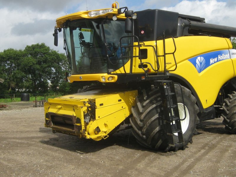 Mähdrescher Türe ait New Holland CR9080 + 30” VarioFeed HD, Gebrauchtmaschine içinde Gjerlev J. (resim 1)