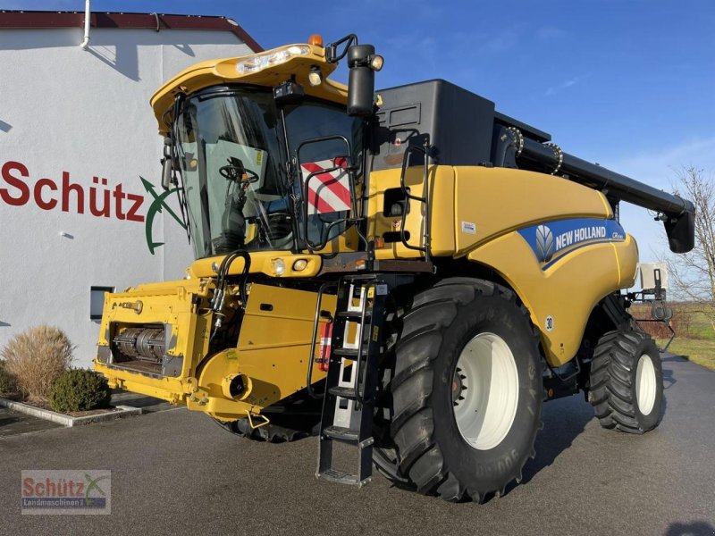 Mähdrescher типа New Holland CR9080 Elevation Allrad, Gebrauchtmaschine в Schierling