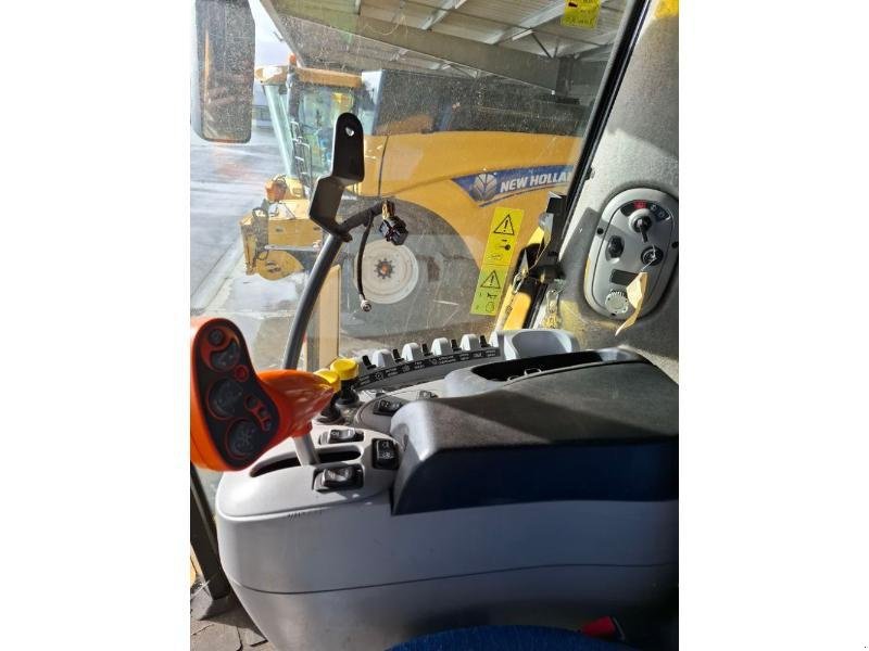 Mähdrescher του τύπου New Holland CR9080, Gebrauchtmaschine σε ANTIGNY (Φωτογραφία 10)