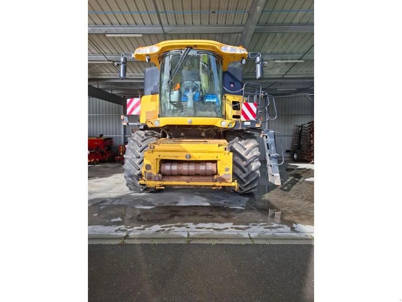Mähdrescher του τύπου New Holland CR9080, Gebrauchtmaschine σε ANTIGNY (Φωτογραφία 2)