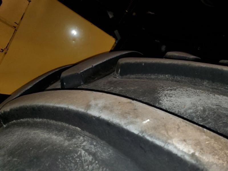 Mähdrescher of the type New Holland CR9080, Gebrauchtmaschine in BRAY en Val (Picture 11)