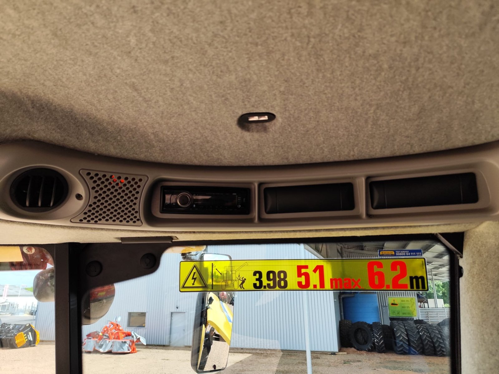 Mähdrescher of the type New Holland CR9080, Gebrauchtmaschine in Le Horps (Picture 11)