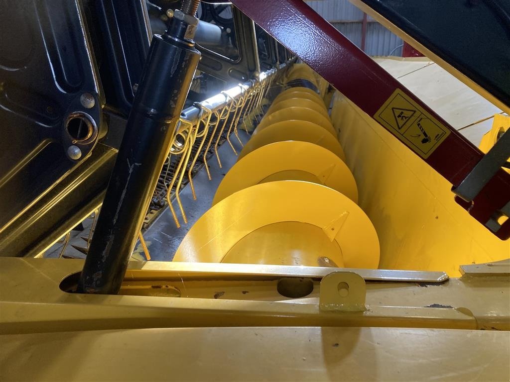 Mähdrescher του τύπου New Holland CR9090 35 fod VF bord og 4wd mm., Gebrauchtmaschine σε Roskilde (Φωτογραφία 10)