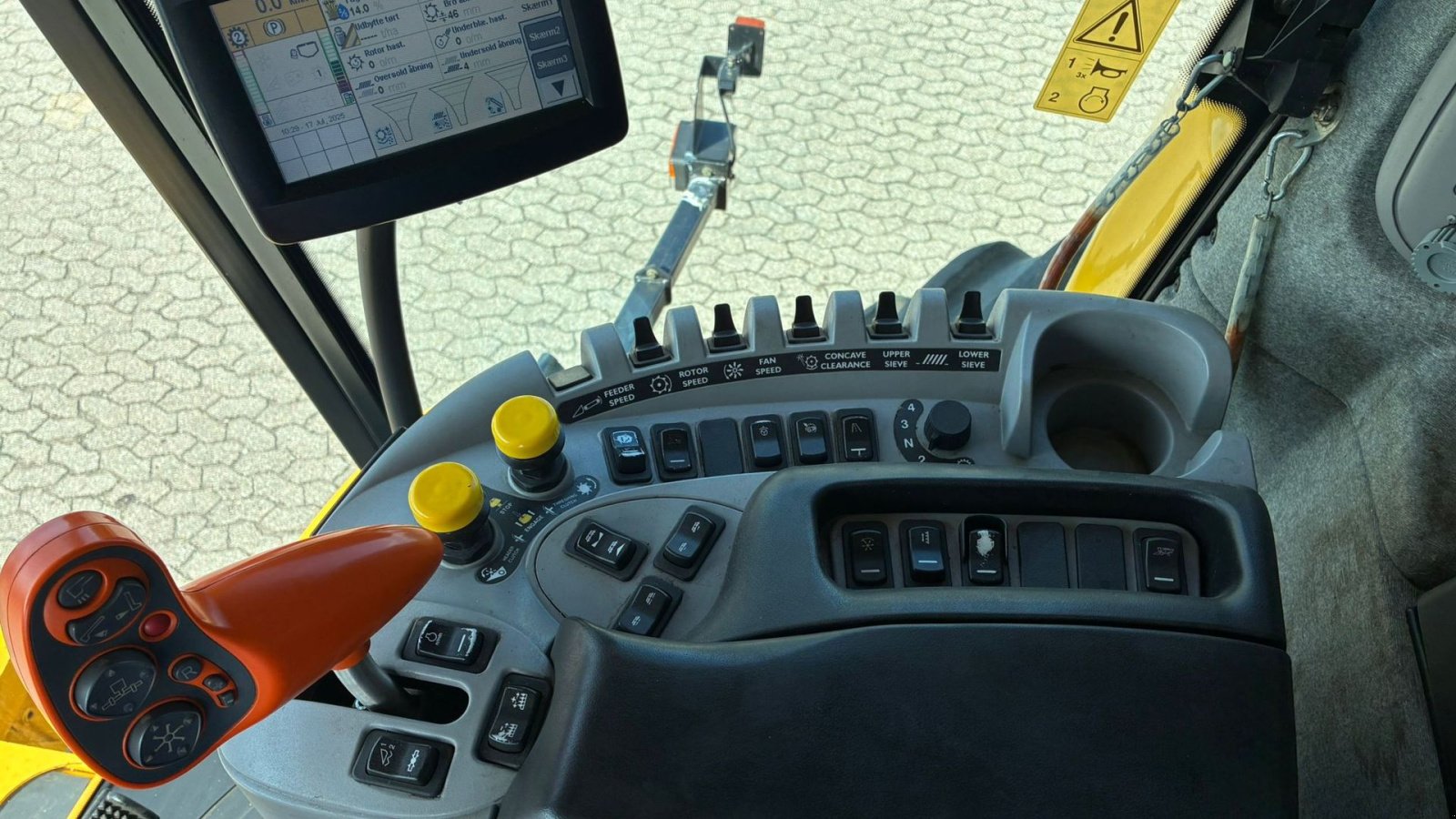 Mähdrescher of the type New Holland CR9090 CR9090, Gebrauchtmaschine in Trige (Picture 9)